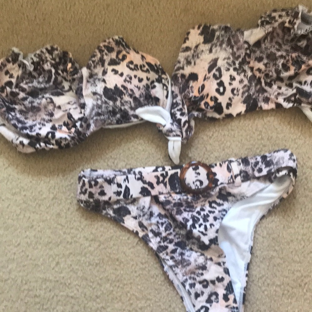 Bikini top and bottom - Picture 2 of 5